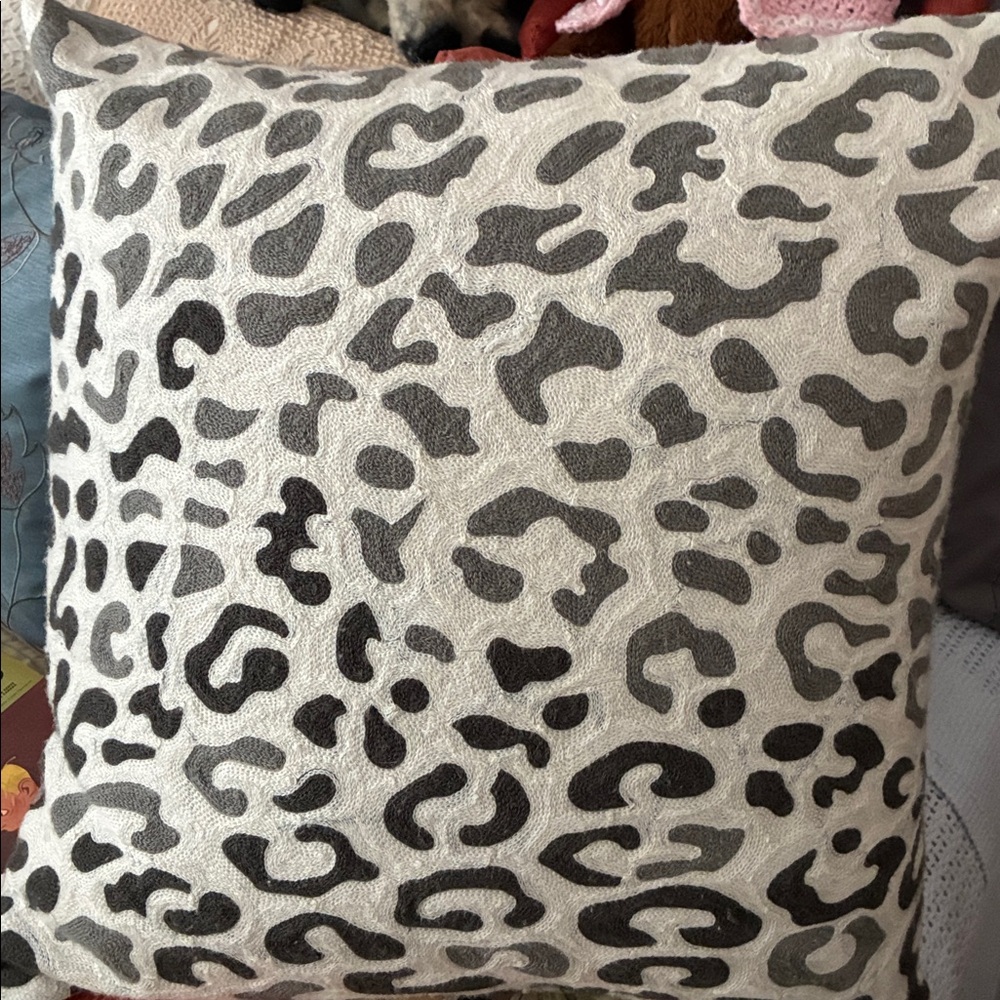 Pillow - Picture 2 of 2